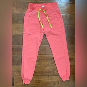 FIGS Women’s Scrub Pants - XS in coral